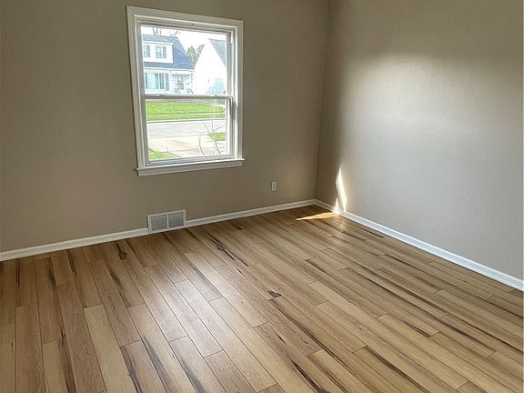 5th image of 13109 Oakview Blvd