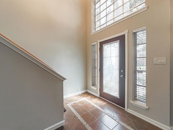 4th image of 23834 Hopewell Dr