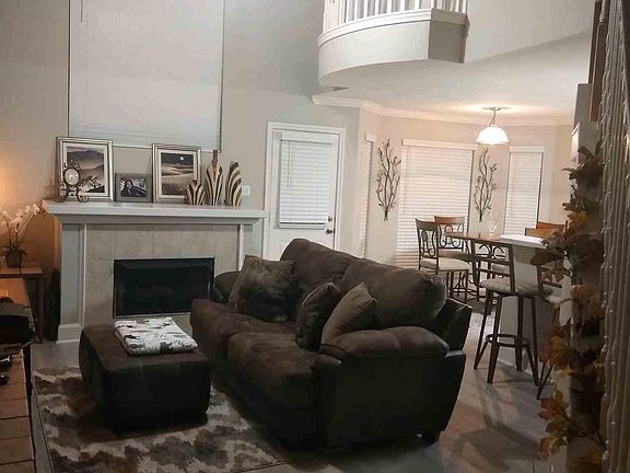 2nd image of 2203 N Park Ave