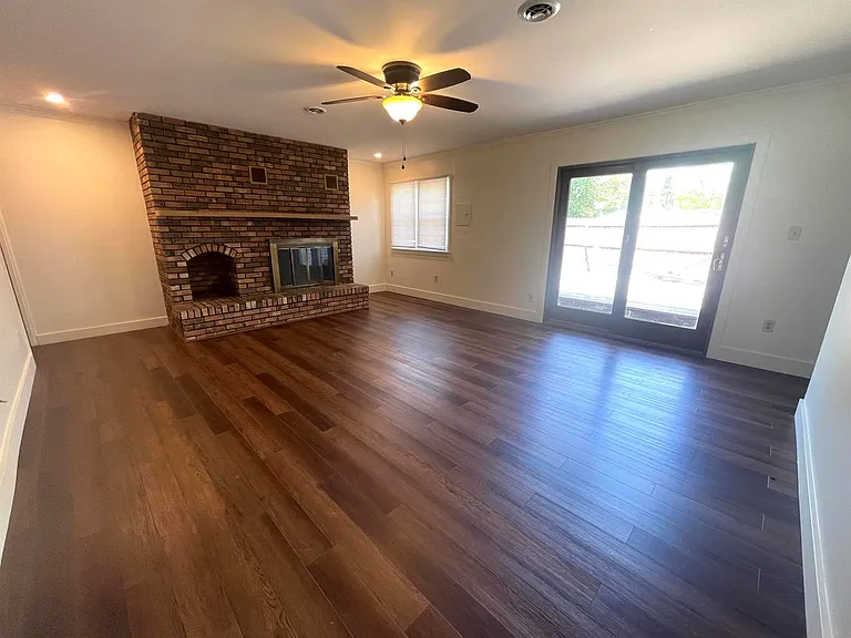 3300 W Hawthorne Ct — Photo 16