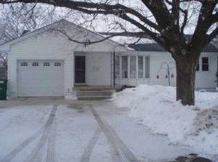 615 S 10th St, Adel, IA 50003