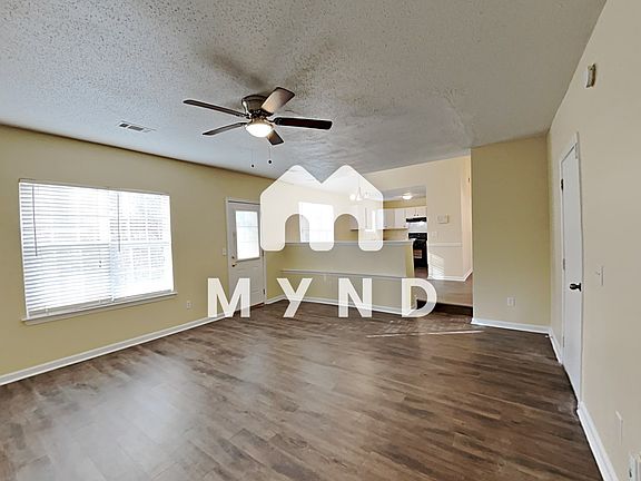 3rd image of 3021 Stonebridge Creek Dr