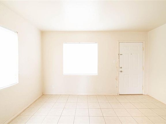 4th image of 740 Hilton Ave
