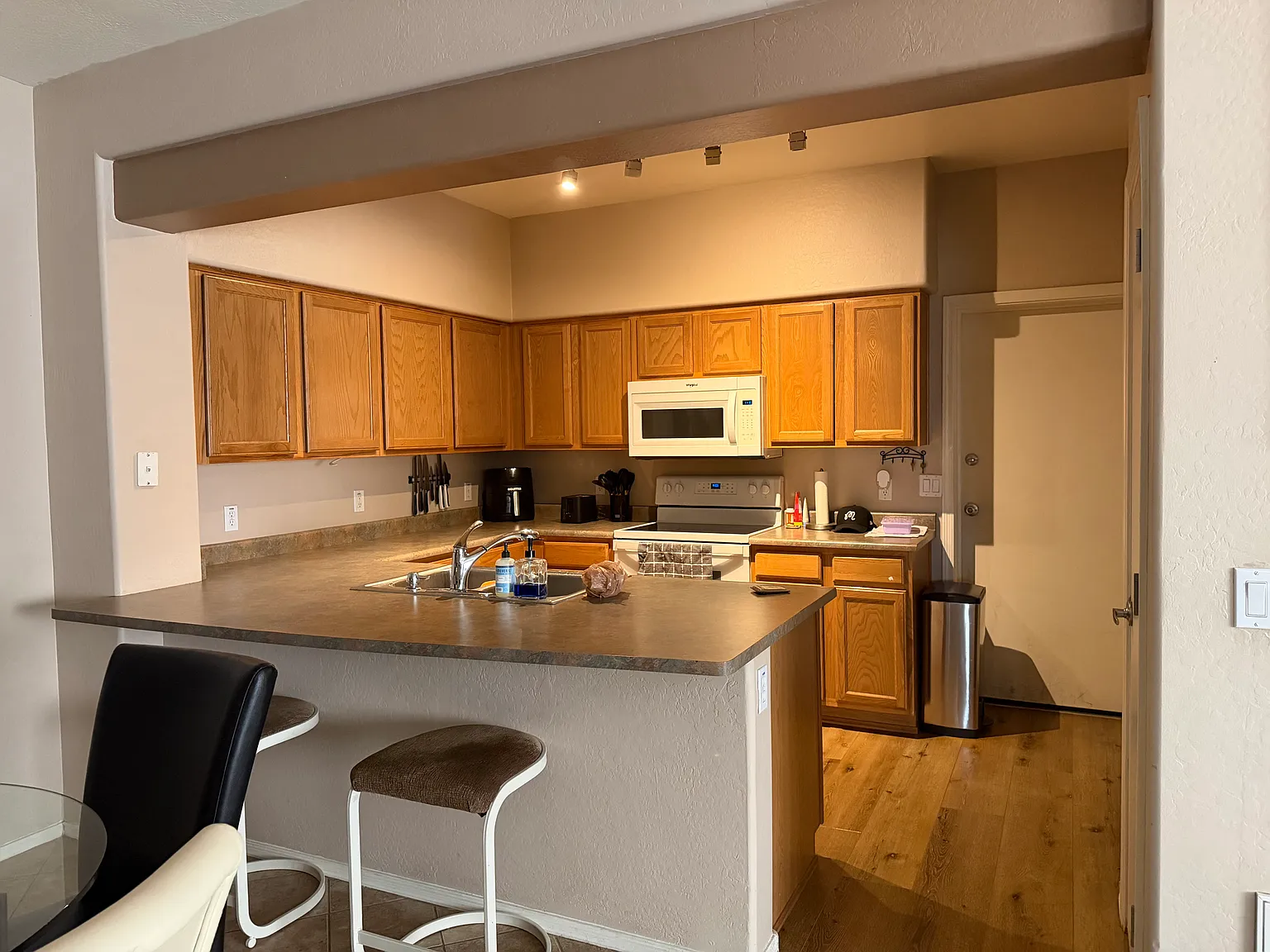 2 bed, 993 sqft, $1,900 — Photo 4