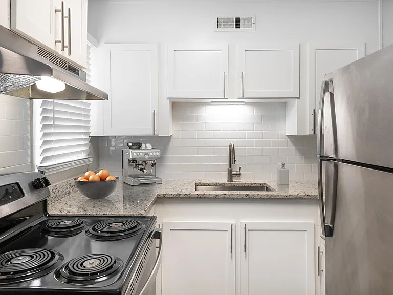 Sage Pointe Apartments — Photo 37