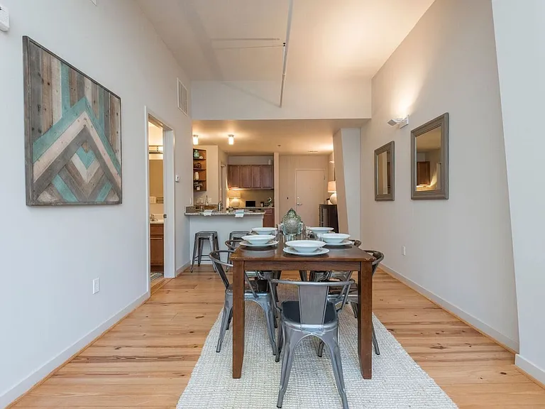 1200 Walnut St — Photo 7