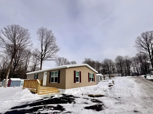 120 Middle Rd, Greentown, PA 18426