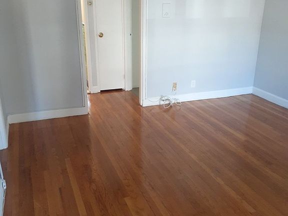 3rd image of 209-221 Medway St #3B