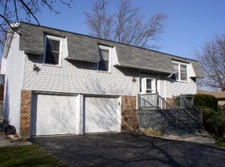 7810 W Kingston Dr, Frankfort, IL 60423