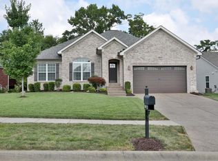 8912 Wooden Horse Dr, Louisville, KY 40229