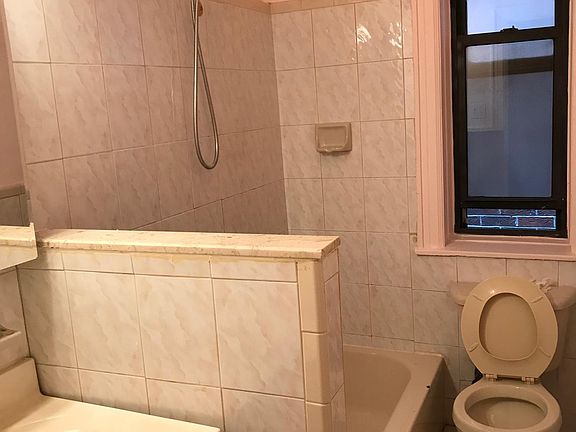 2nd image of 14909 Northern Blvd APT 3D