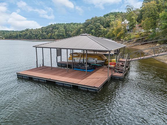 Image 4: Dock