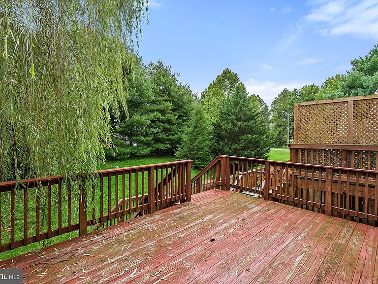570 Highland Towne Ln — Photo 6