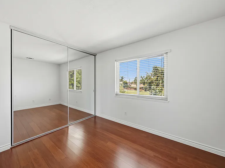 8566 Club House Dr — Photo 27