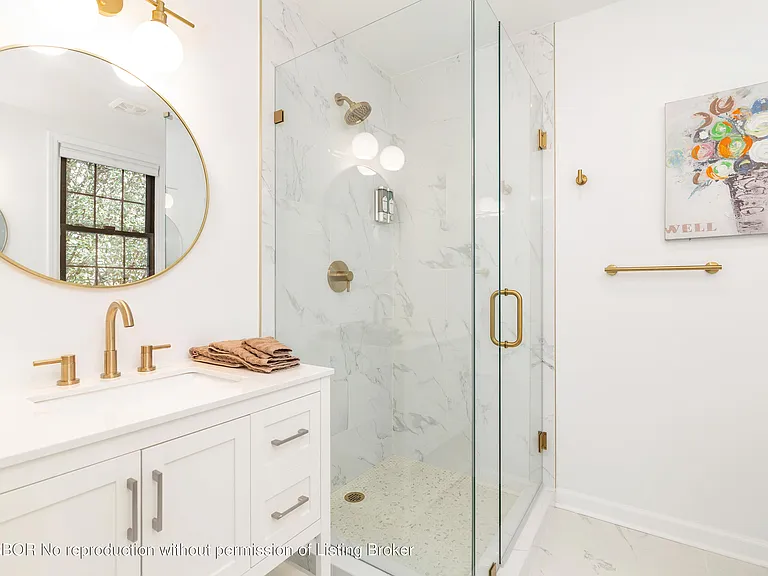 240 Almeria Rd — Photo 16