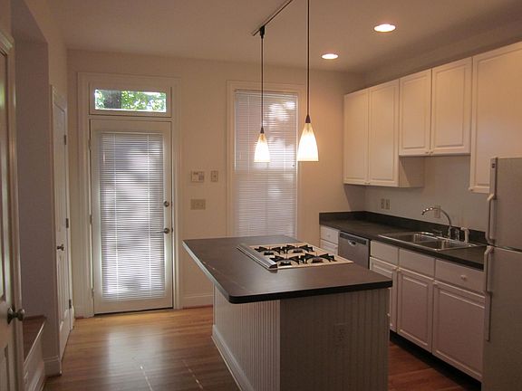 4th image of 846 Hamlet St