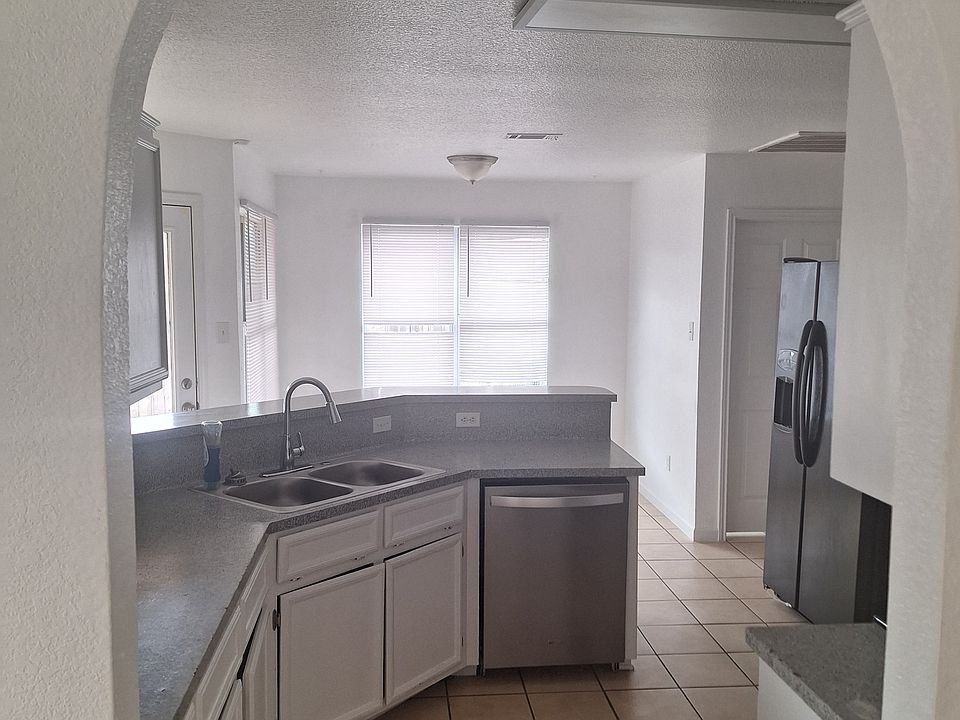 2nd image of 2908 Markos Dr