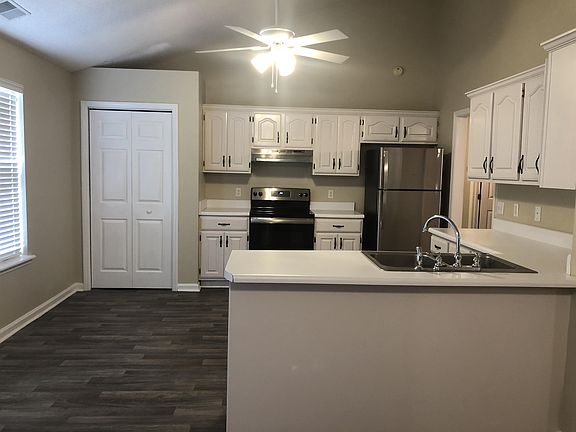 Family room to kitchen