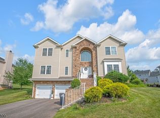 6 Jacob Way, Lopatcong Twp., NJ 08865