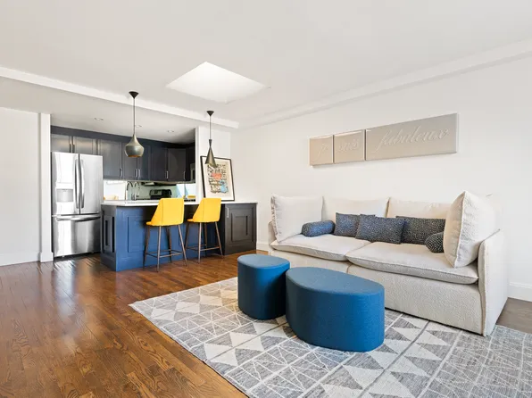 447 W 45th St APT 7E, New York, NY 10036