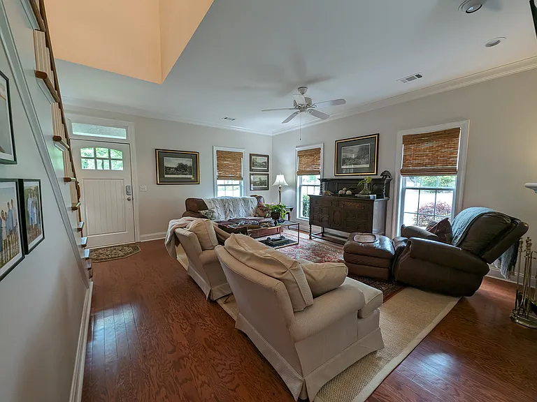647 Carpenter Way — Photo 14