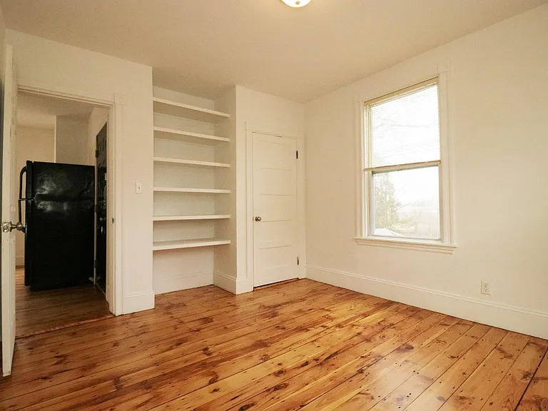31 Frederic St #4 — Photo 9