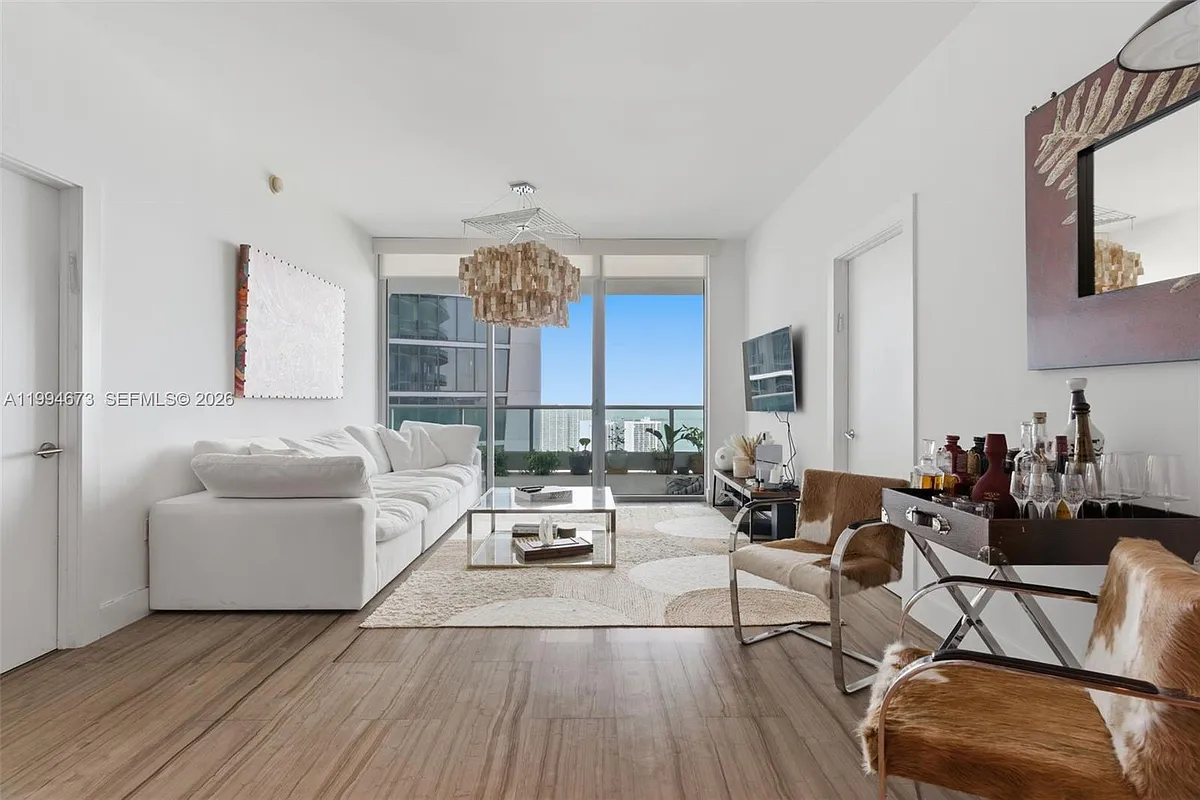 Building Photo - 900 Biscayne Blvd #4308