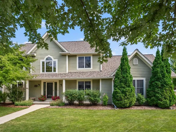 1090 Canary COURT, Grafton, WI 53024