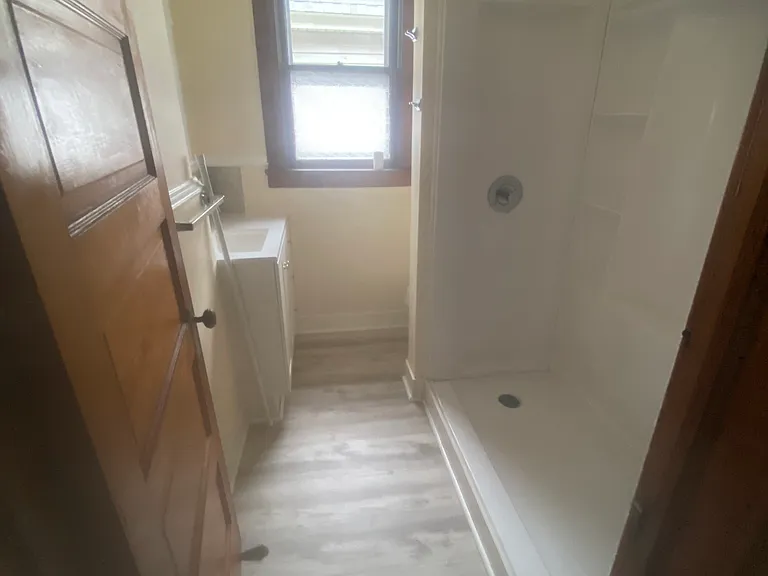 38 Leamington Pl — Photo 2