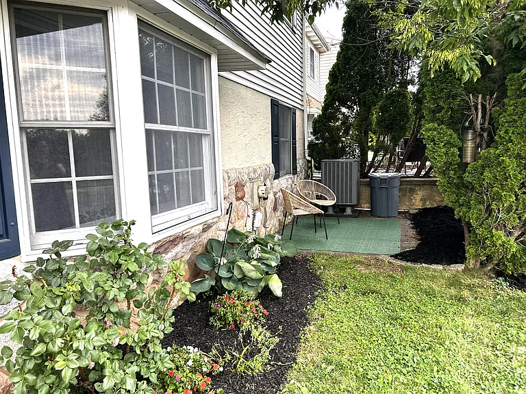 1713 Whitpain Hls — Photo 3