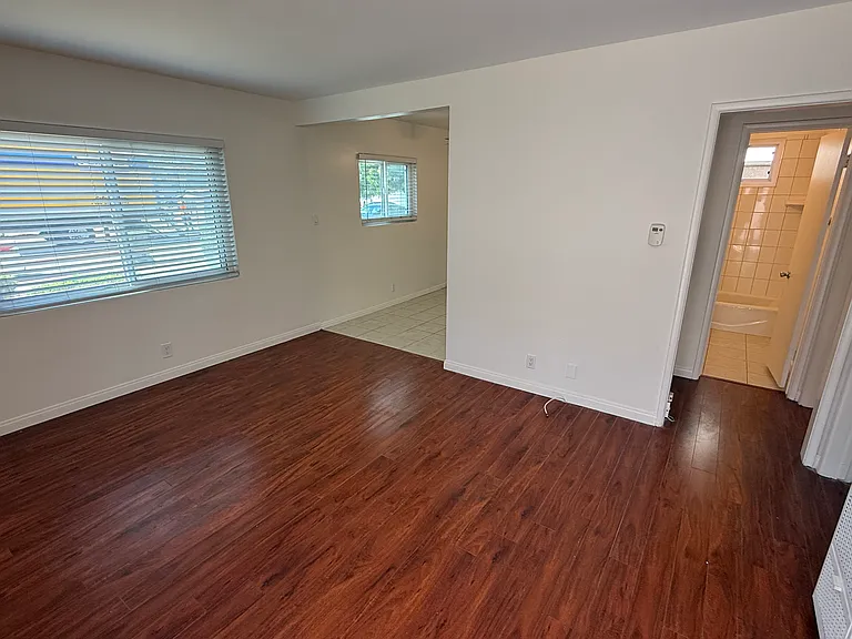 2219 Mathews Ave #A — Photo 10