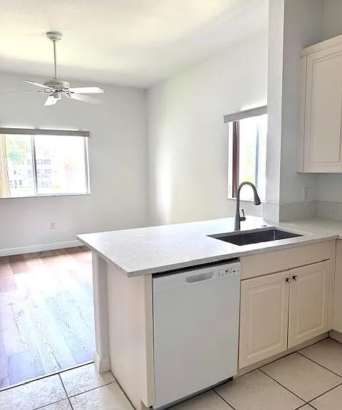 7842 Exeter Blvd E — Photo 15