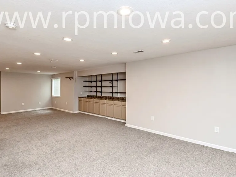 5016 NE Innsbruck Dr — Photo 12