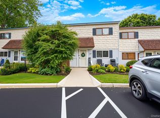 167 Pointe Cir N #167, Coram, NY 11727