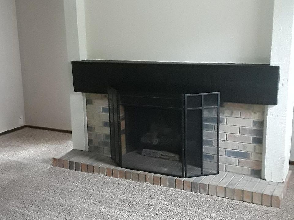 1st image of 240 Leverette Ln APT 4