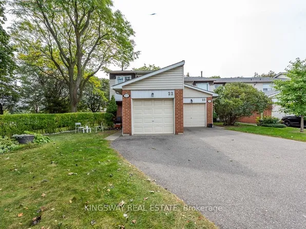 525 Meadows Blvd #22, Mississauga, ON L4Z 1H2