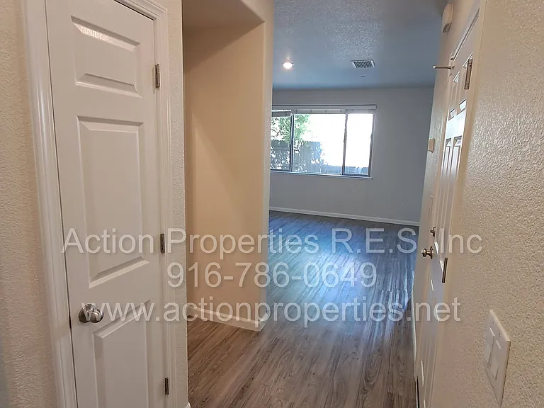 2136 Malibu Pl — Photo 25