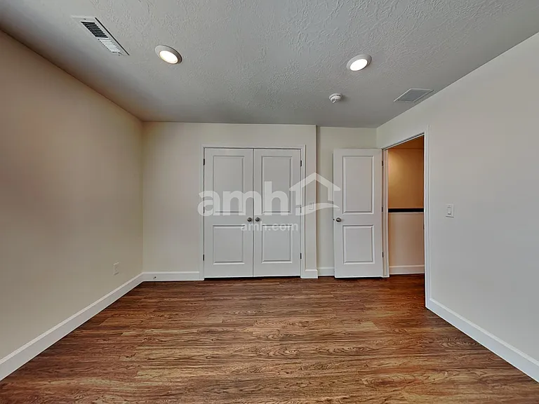 2401 E Wild Horse Way — Photo 14