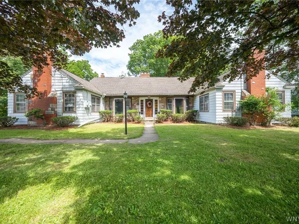 260 S Forest Rd, Buffalo, NY 14221