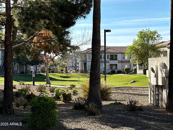 5th image of 1941 S PIERPONT Drive #1090