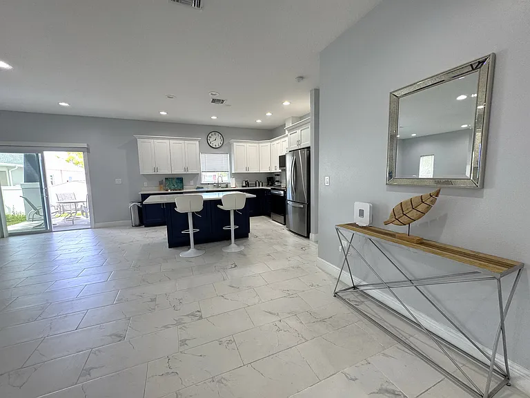 302 Archimedes St — Photo 9