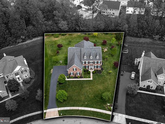 3rd image of 1955 Goldenridge Dr