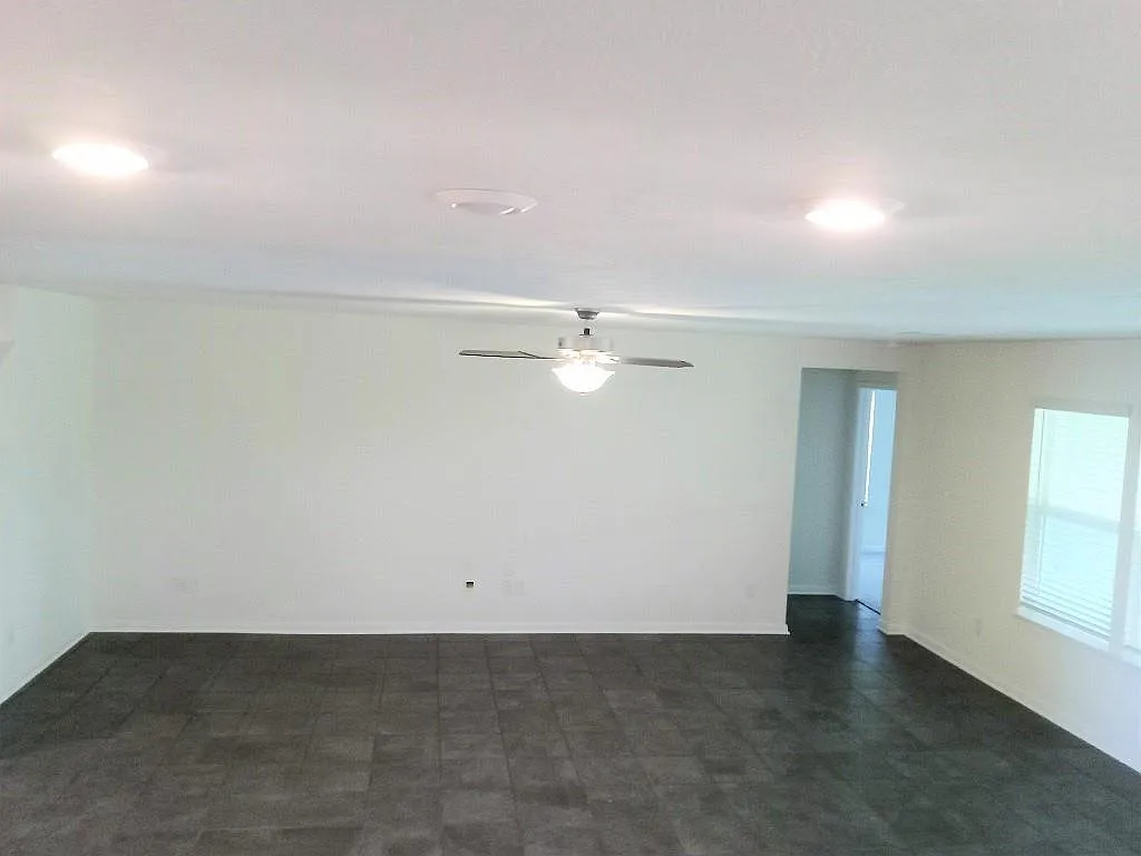 4 bed, 2.5 bath, 3130 sqft, $2,650 — Photo 4
