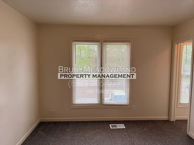 9116 Parktop Ln #B — Photo 35