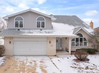 1358 Overton Dr, Lemont, IL 60439