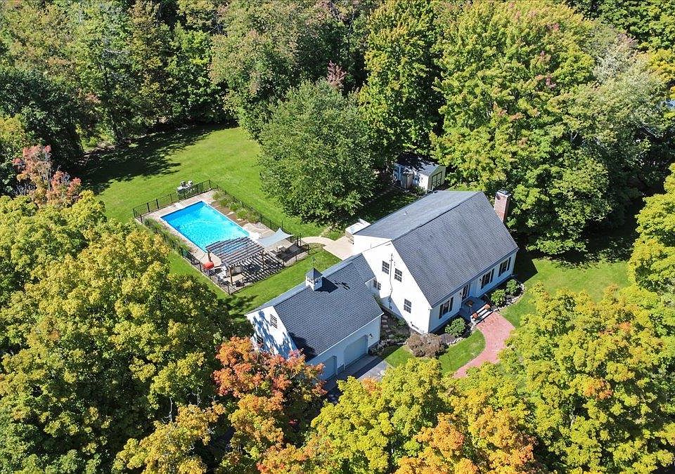1st image of 304 Cedar Hill Road