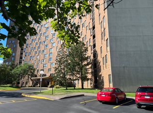 1181 Edgcumbe Rd APT 402, Saint Paul, MN 55105