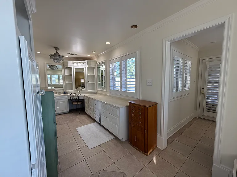 2 Lambert Ct — Photo 39