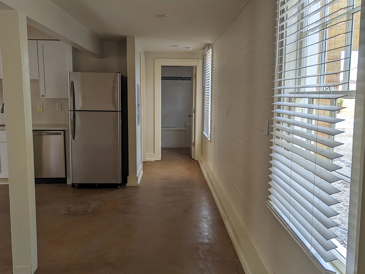 1 bed, 750 sqft, $1,200 — Photo 2