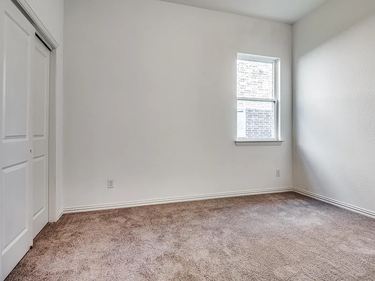 6205 Queens Path — Photo 24